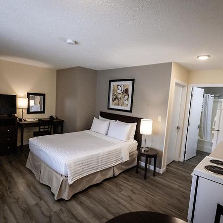 Siesta Suites Kelowna Kültér fotó