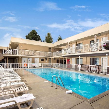 Siesta Suites Kelowna Kültér fotó