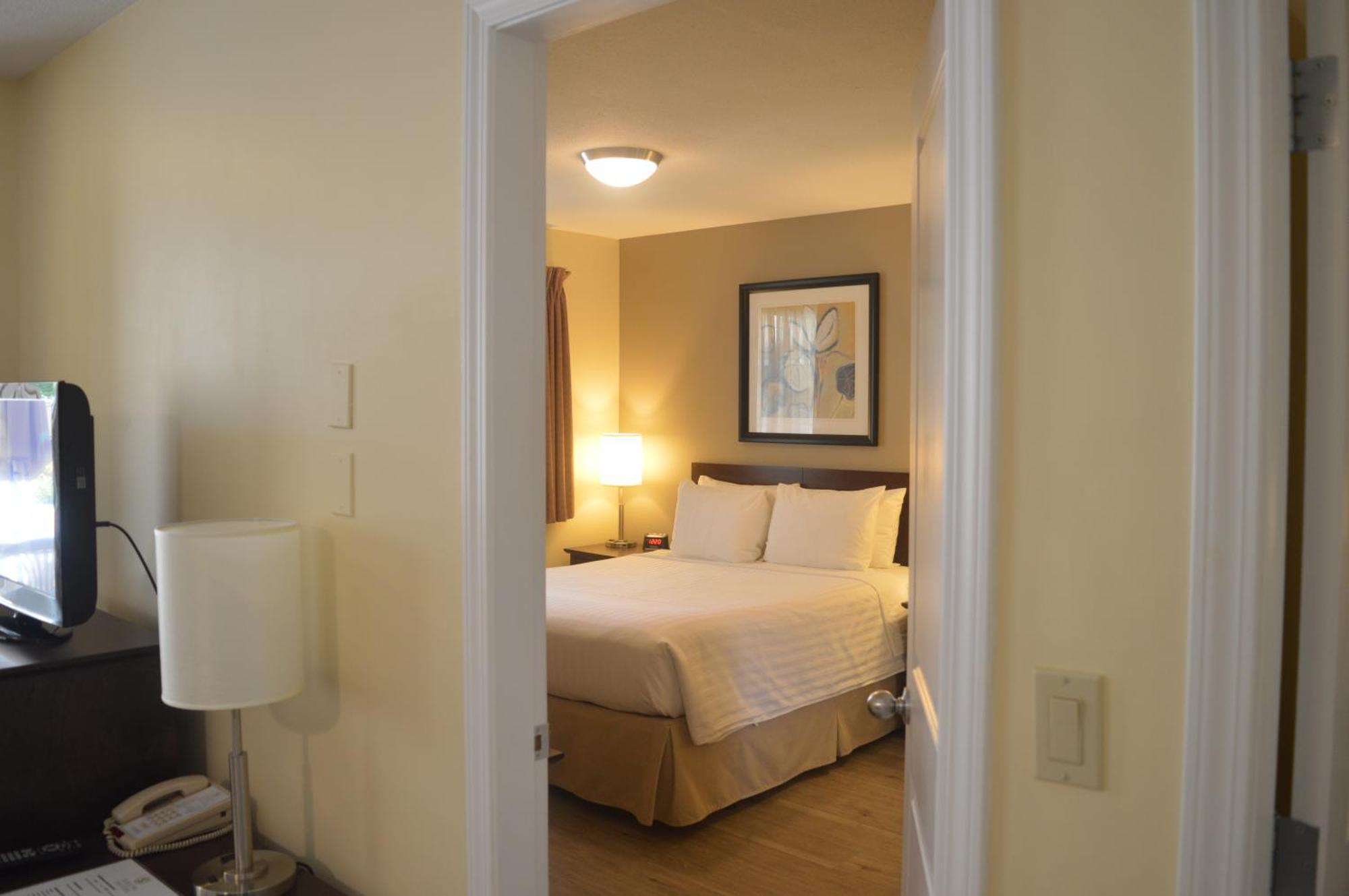 Siesta Suites Kelowna Kültér fotó