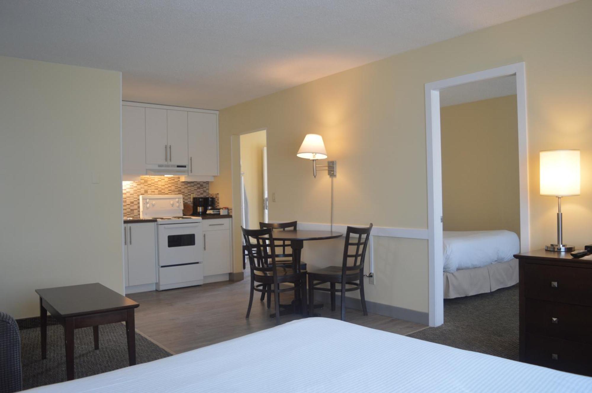 Siesta Suites Kelowna Kültér fotó