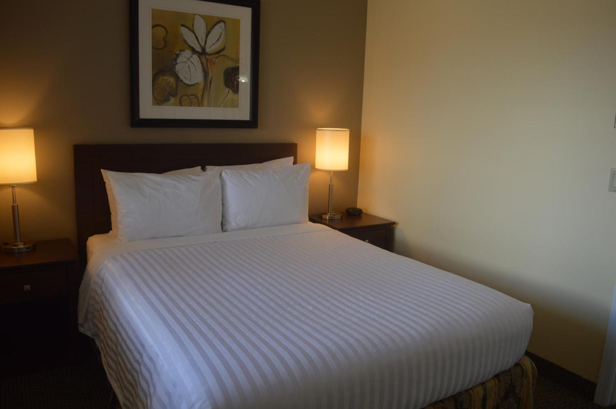Siesta Suites Kelowna Kültér fotó