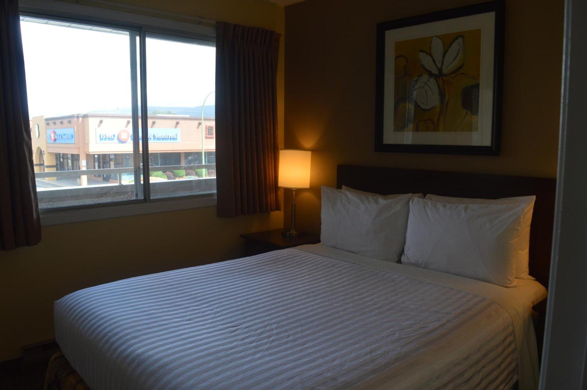 Siesta Suites Kelowna Kültér fotó