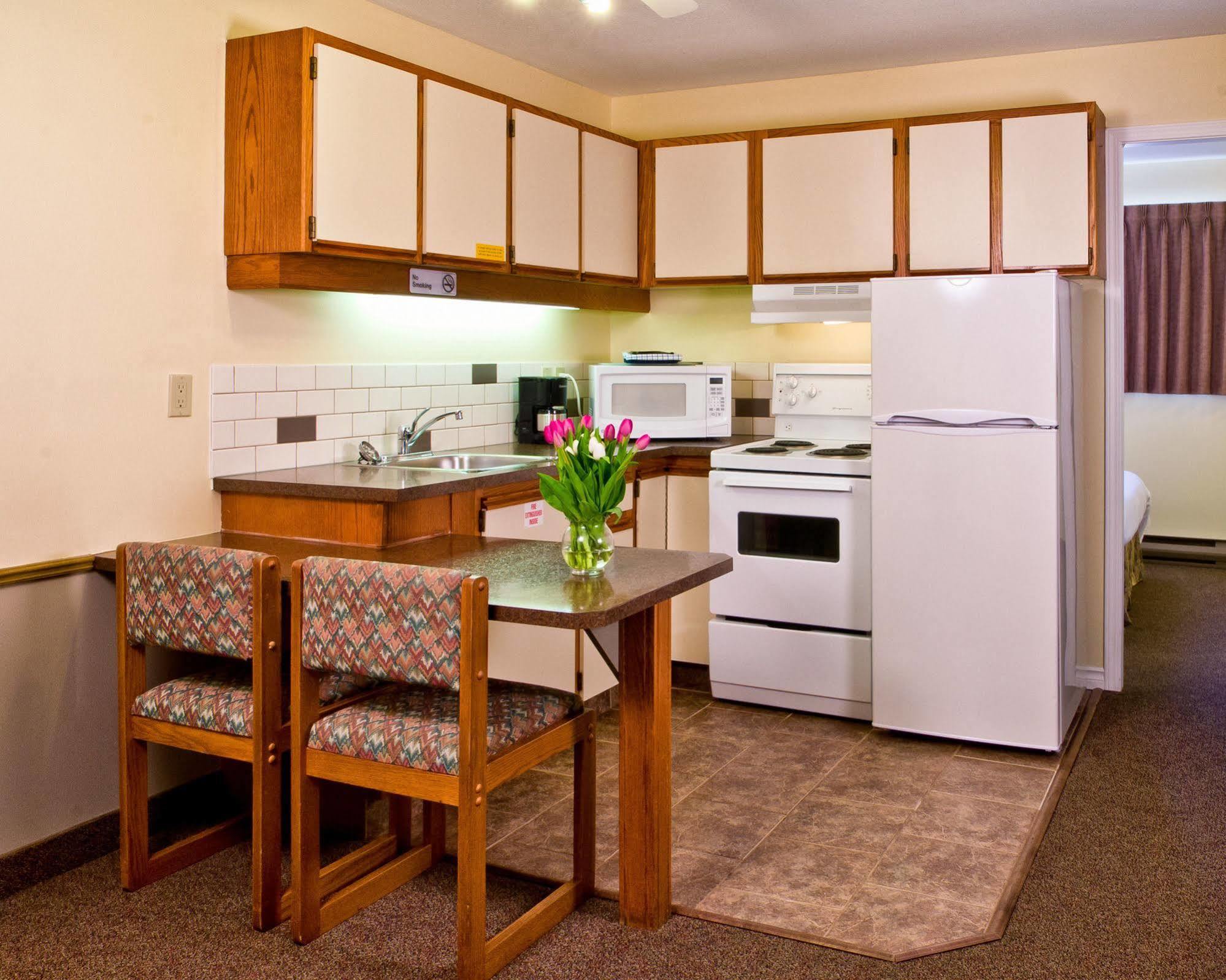 Siesta Suites Kelowna Kültér fotó