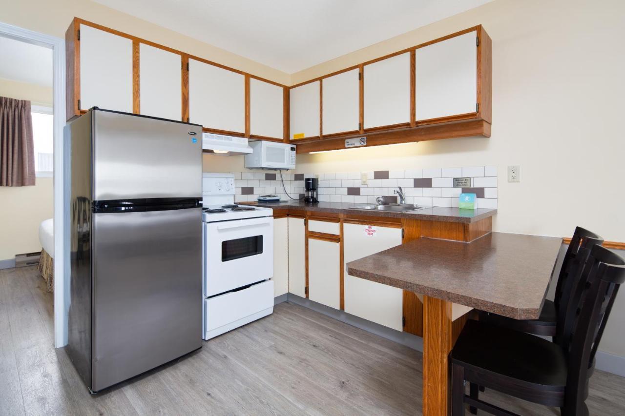 Siesta Suites Kelowna Kültér fotó